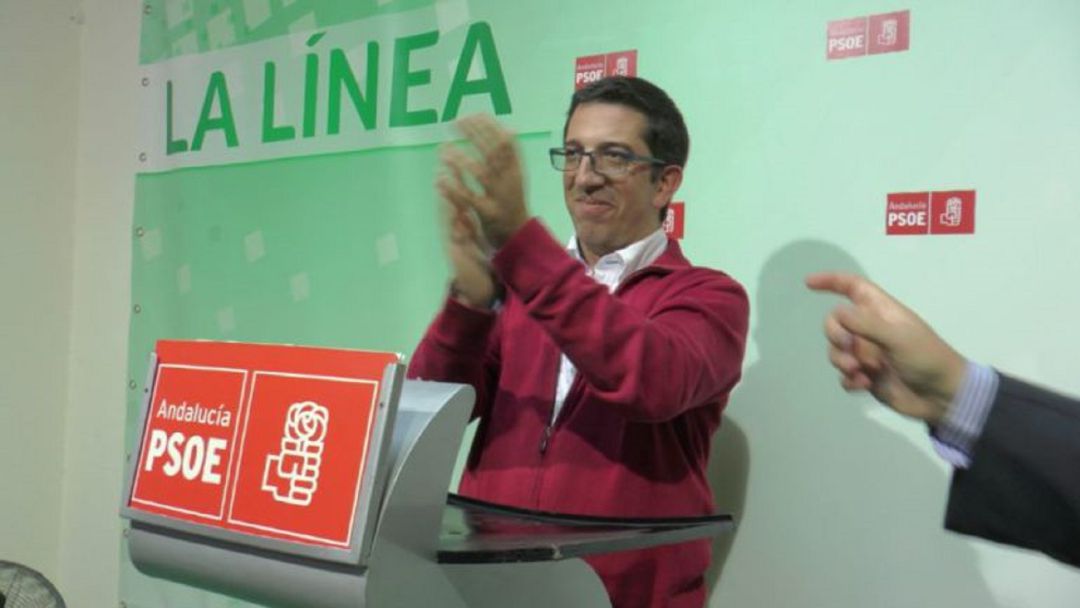 El ex secretario general de los socialistas linenses, Juan Chacón. El ex secretario general de los socialistas linenses, Juan Chacón.