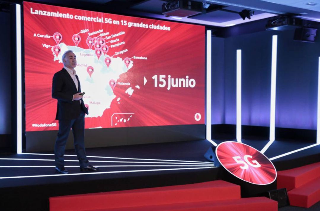 El presidente de Vodafone España, Antonio Coimbra, en la presentación de la red 5G, que se empezará a implantar en 15 ciudades españolas. El presidente de Vodafone España, Antonio Coimbra, en la presentación de la red 5G, que se empezará a implantar en 15 ciudades españolas.