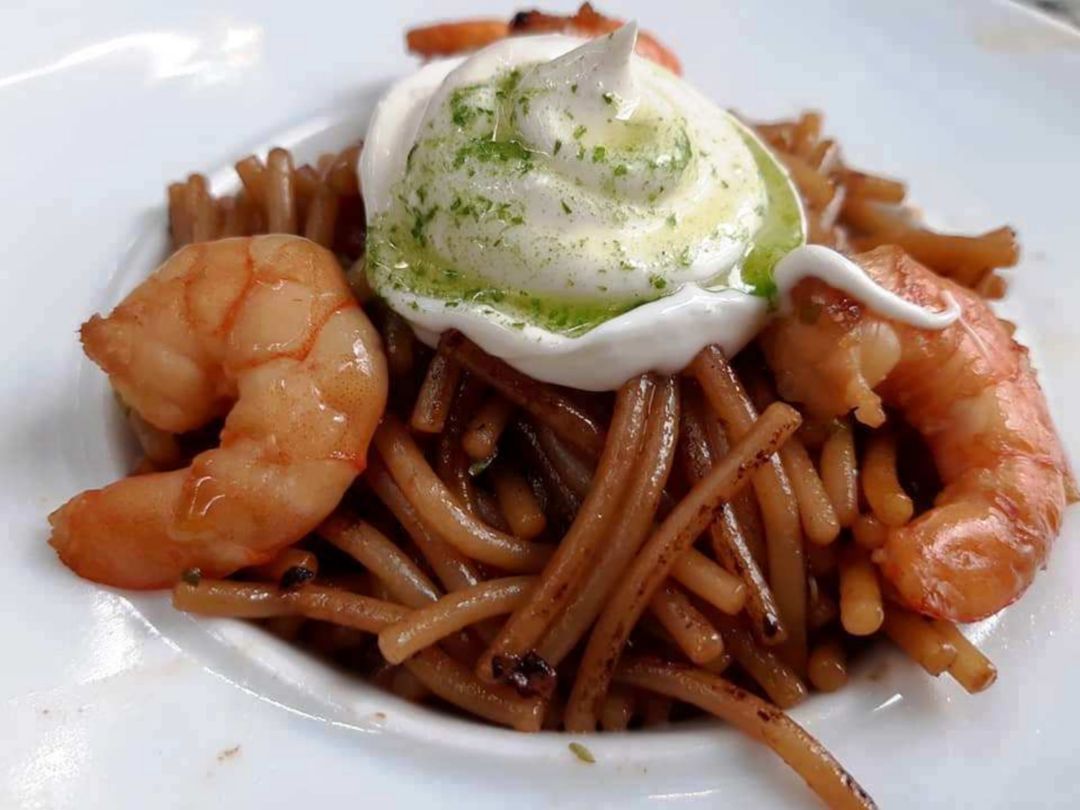 Fideos tostados con marisco y alioli Fideos tostados con marisco y alioli