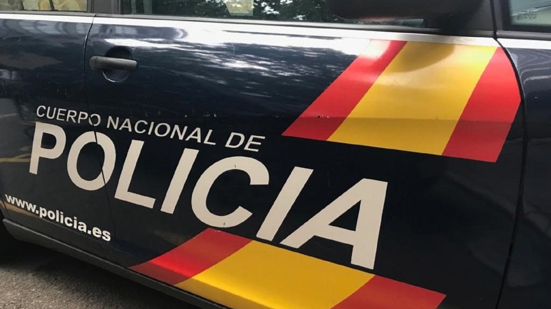 Desalojan a una familia con dos menores en el barrio de Villaverde