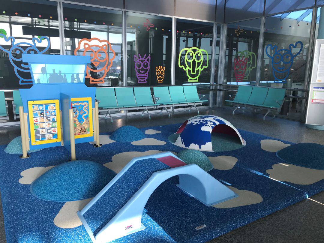 Imagen de uno de los nuevos parques infantiles de Peinador Imagen de uno de los nuevos parques infantiles de Peinador