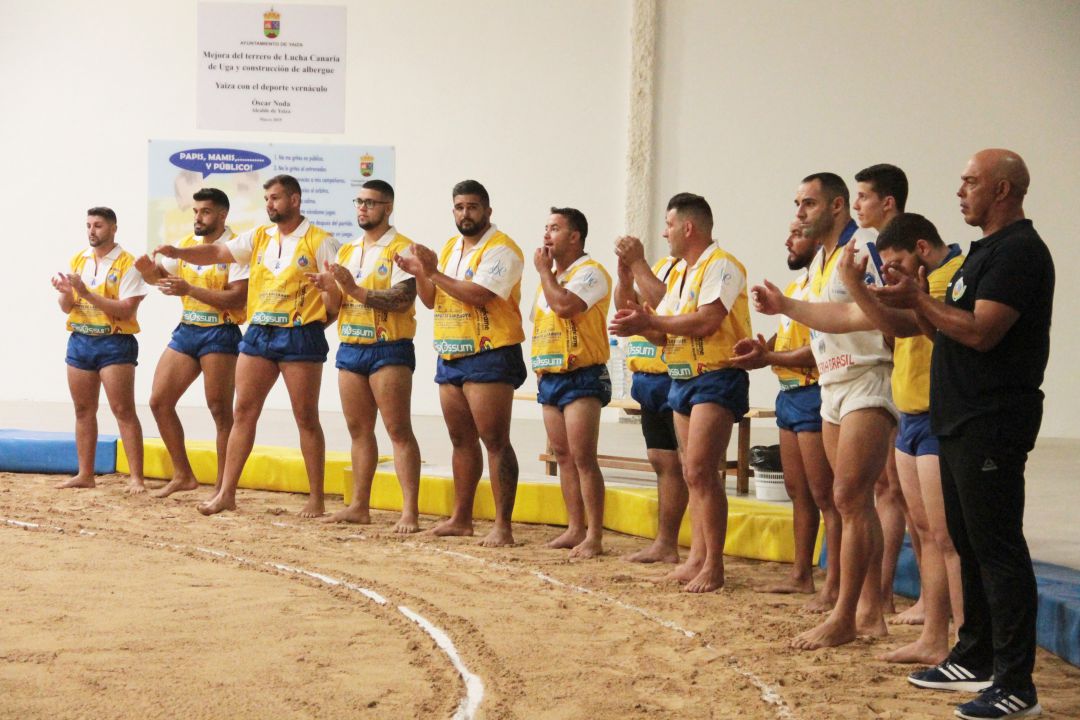 Equipo sénior del club de lucha US Yaiza 2019-2020. Equipo sénior del club de lucha US Yaiza 2019-2020.