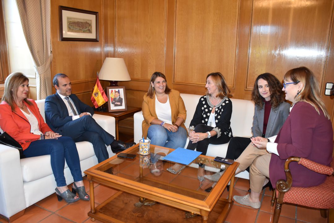 El Ayuntamiento arropa a Tierras de Cerámica para conseguir apoyo institucional en la declaración de Bien Inmaterial por la UNESCO El Ayuntamiento arropa a Tierras de Cerámica para conseguir apoyo institucional en la declaración de Bien Inmaterial por la UNESCO