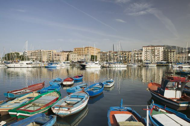Puerto de La Cala, en Palermo Puerto de La Cala, en Palermo