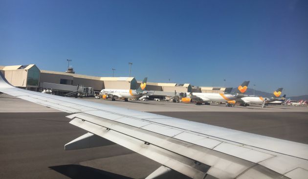 Aviones de Thomas Cook en el aeropuerto de Son Sant Joan, en Palma. Aviones de Thomas Cook en el aeropuerto de Son Sant Joan, en Palma.