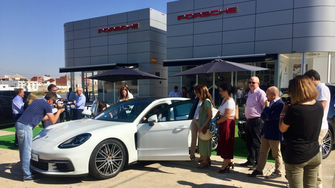 El Centro Mobile Porsche llega a Palos de la Frontera