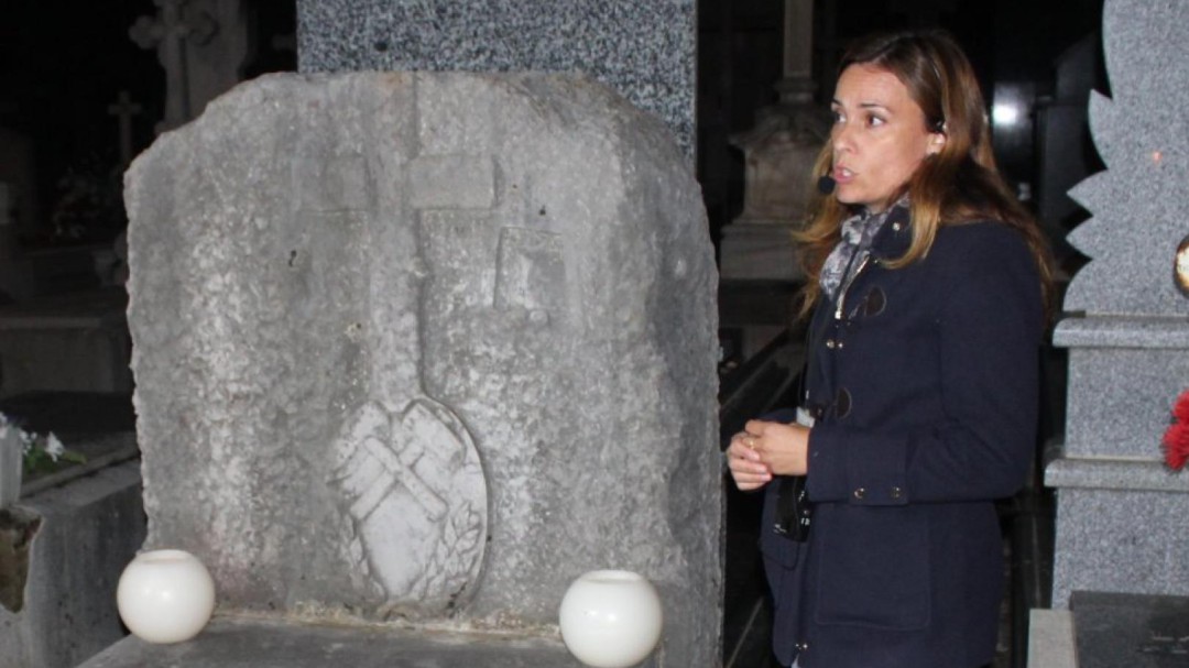 Historias de cementerio: de la primera taxista de España al accidente de Torre del Bierzo