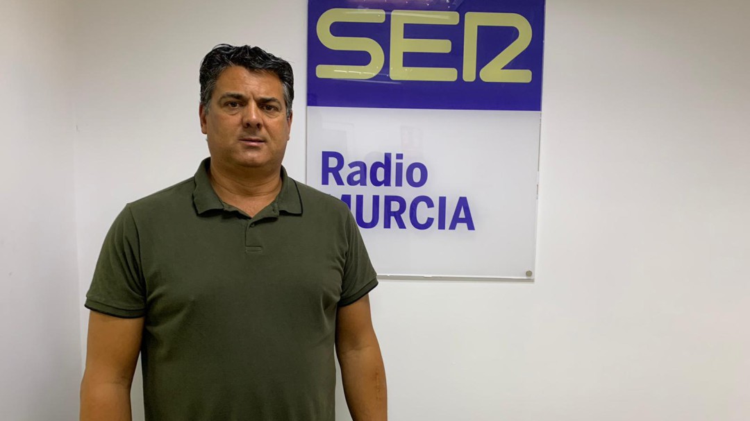 Julio Algar: "No habrá ningún problema para que Álex Melgar continúe en el Real Murcia"