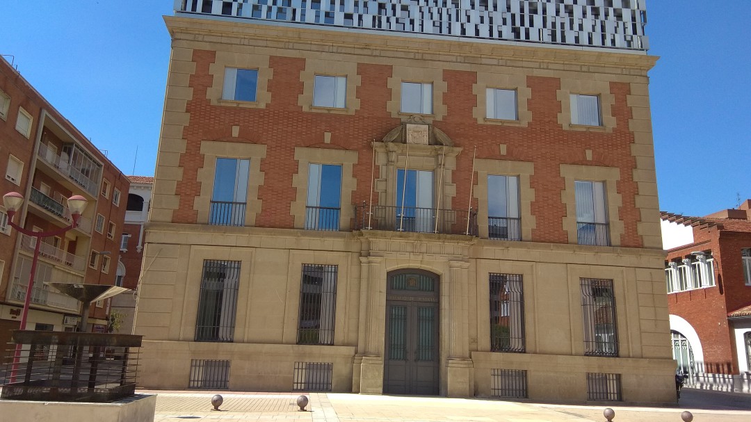 La Audiencia juzga a un hombre acusado de estafa por su ex pareja