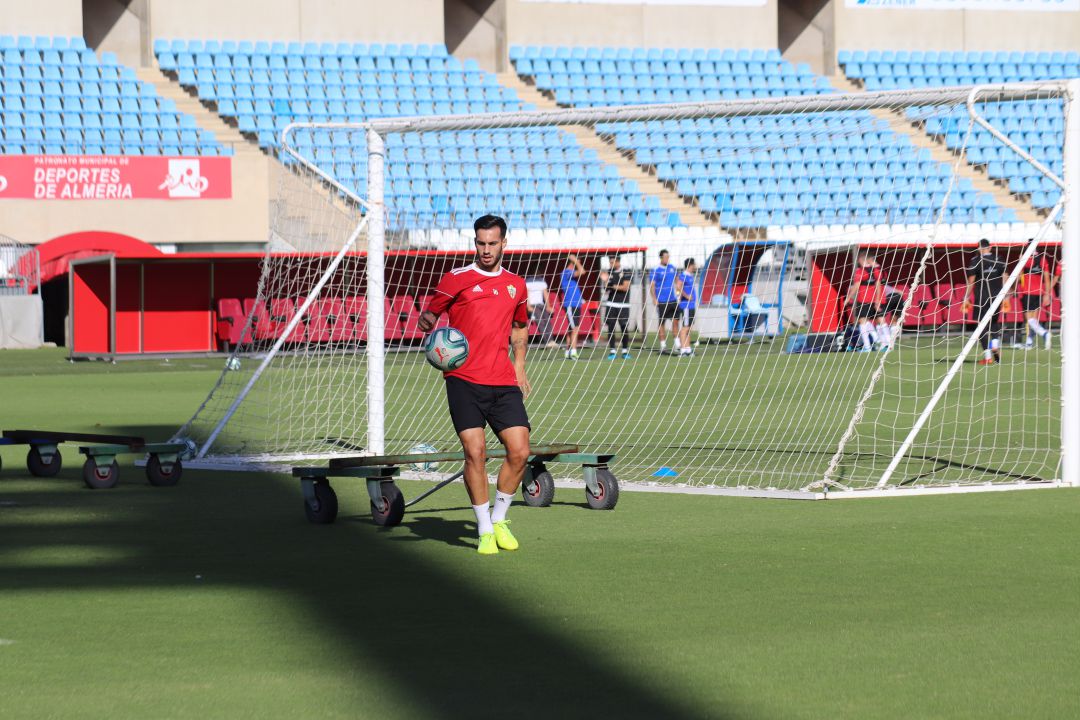 José Carlos Lazo podría jugar infiltrado este sábado. José Carlos Lazo podría jugar infiltrado este sábado.