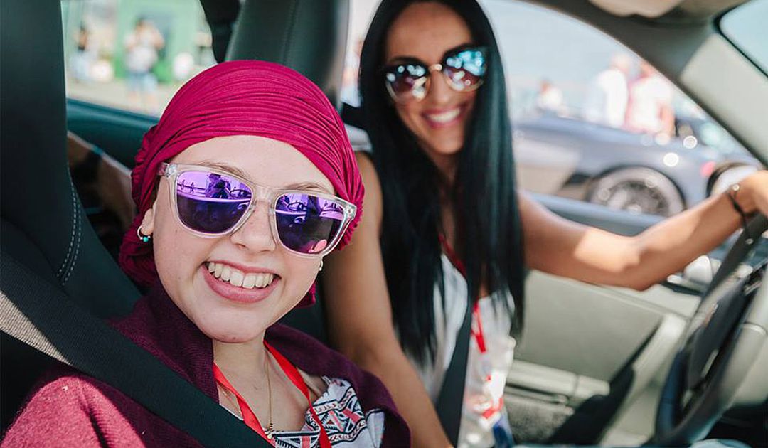 Los niños pueden disfrutar de la velocidad de coches de alta gama junto a sus dueños, que también ejercen de conductores en el circuito del Jarama. Los niños pueden disfrutar de la velocidad de coches de alta gama junto a sus dueños, que también ejercen de conductores en el circuito del Jarama.