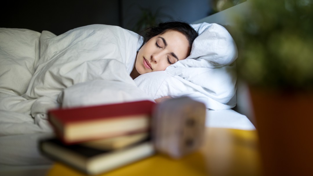 El curioso caso de la familia que era feliz durmiendo cuatro horas al día