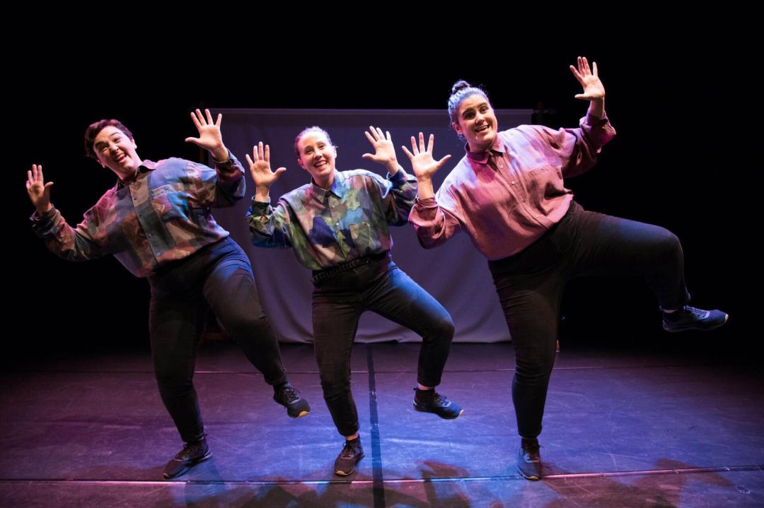 Las tres actrices de Elisa y Marcela en un momento de la representación Las tres actrices de Elisa y Marcela en un momento de la representación