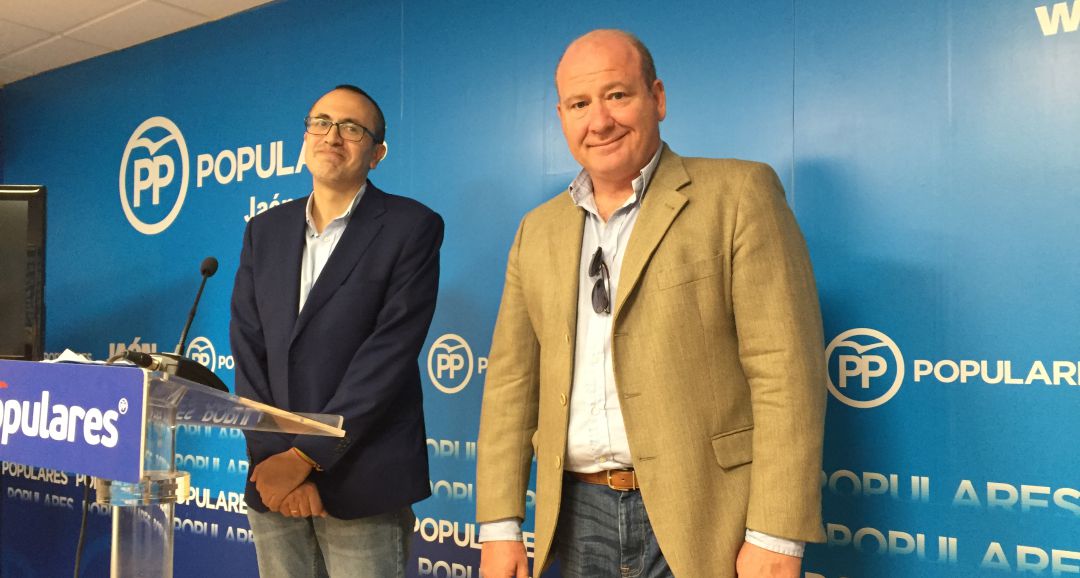 Manuel Bonilla posa junto al ex alcalde de Jaén, Javier Márquez Manuel Bonilla posa junto al ex alcalde de Jaén, Javier Márquez