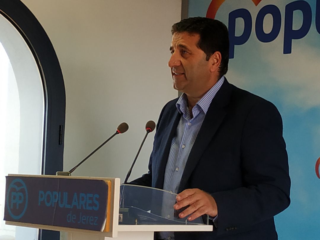 Ignacio Martínez,concejal del PP, en rueda de prensa Ignacio Martínez,concejal del PP, en rueda de prensa