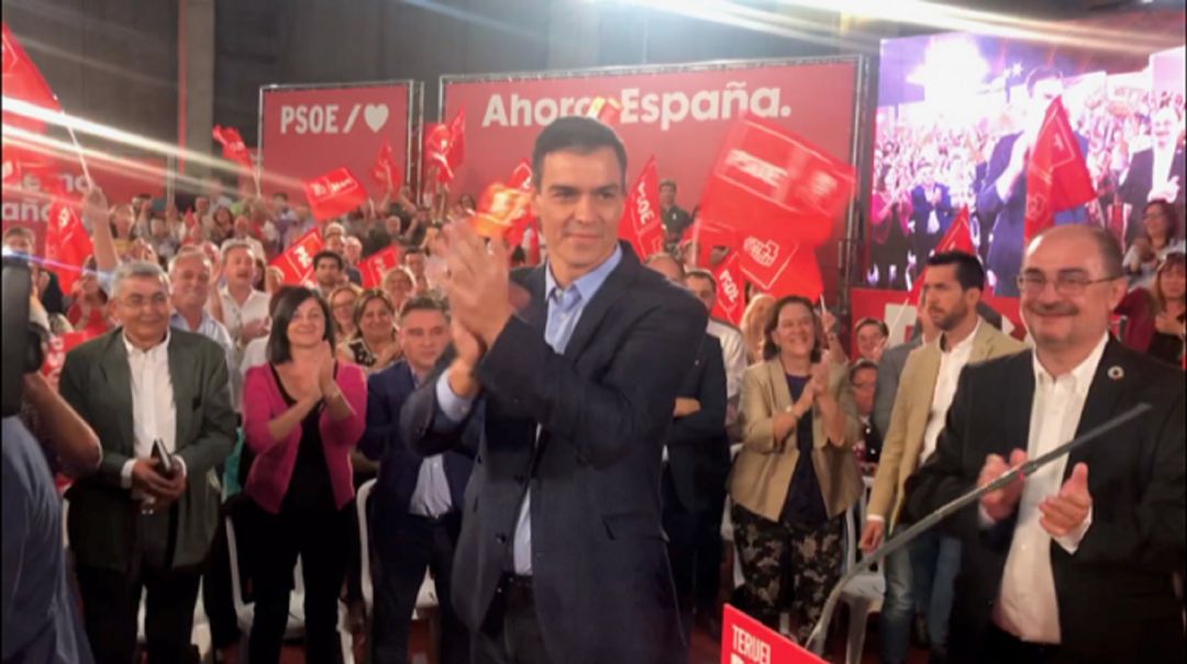 Pedro Sánchez y Javier Lambán, en el mitin de Teruel Pedro Sánchez y Javier Lambán, en el mitin de Teruel