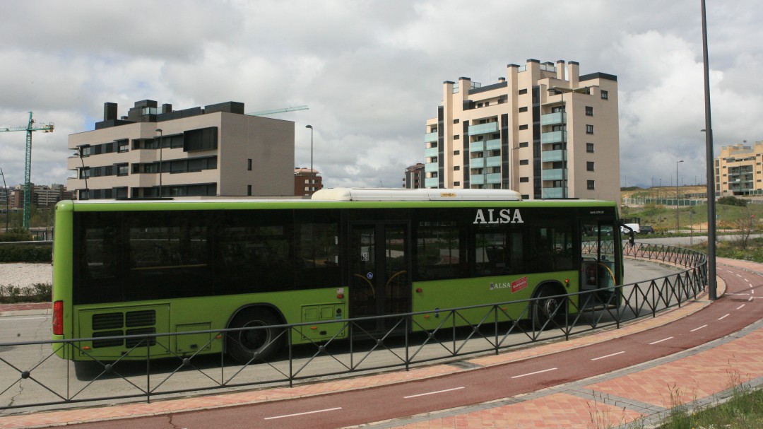 El Ayuntamiento evaluará entre los usuarios el refuerzo de autobuses de la Sierra Norte