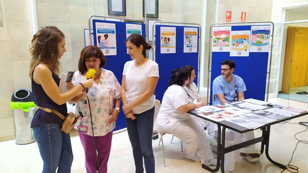 Beatriz San José junto con Mila y Susana, enfermeras del Hospital Universitario de Móstoles Beatriz San José junto con Mila y Susana, enfermeras del Hospital Universitario de Móstoles
