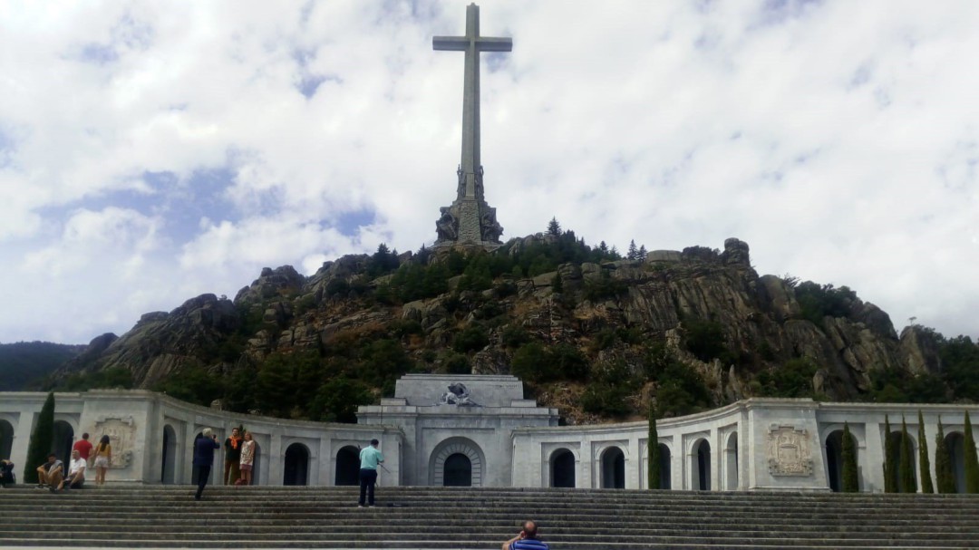 El prior del Valle de los Caídos "no va a obrar en contra de la ley", según el abad de Leyre