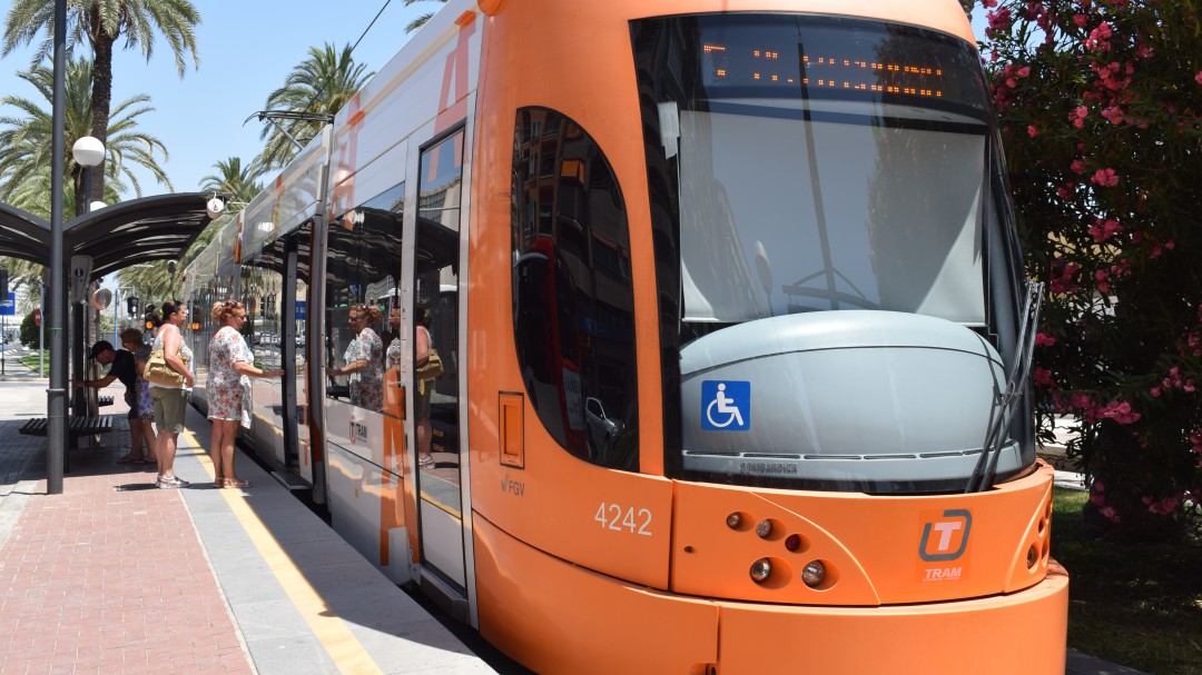 La línea 5 del TRAM continuará hasta finales de noviembre