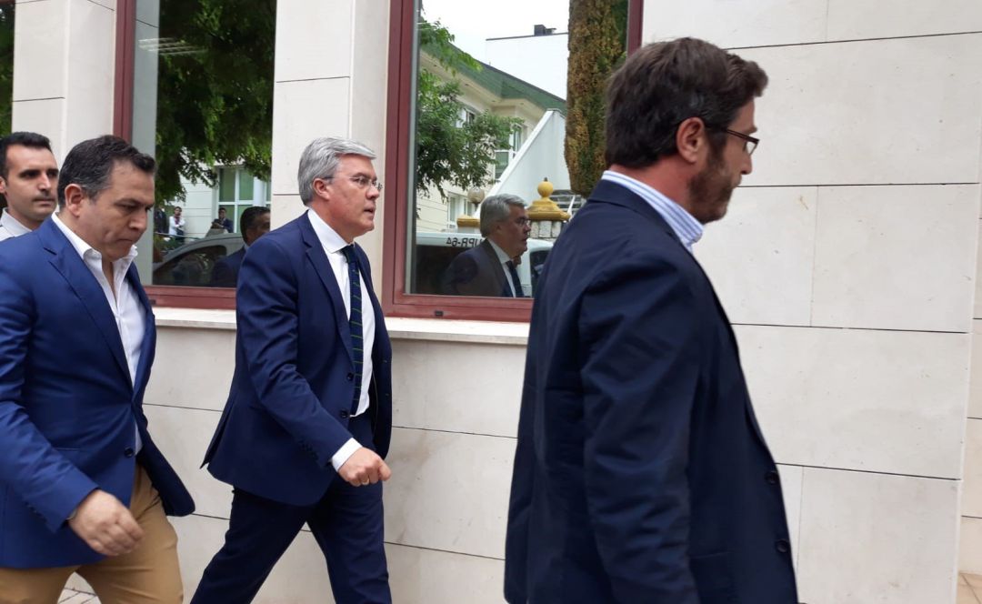 José Enrique Fernández de Moya sale del juzgado el día de su declaración. José Enrique Fernández de Moya sale del juzgado el día de su declaración.