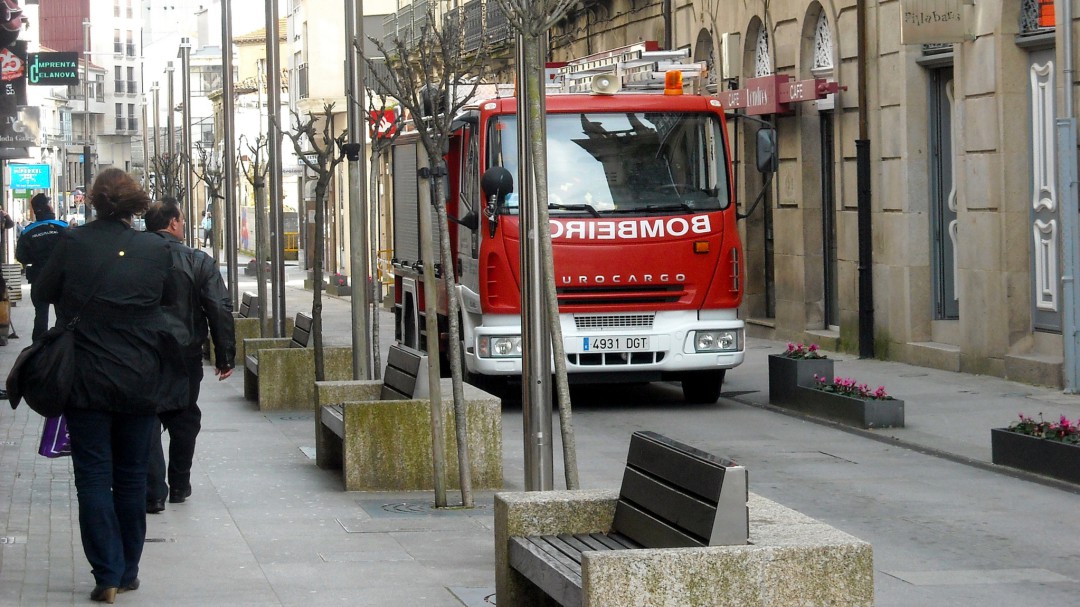 Un incendio calcina un alpendre