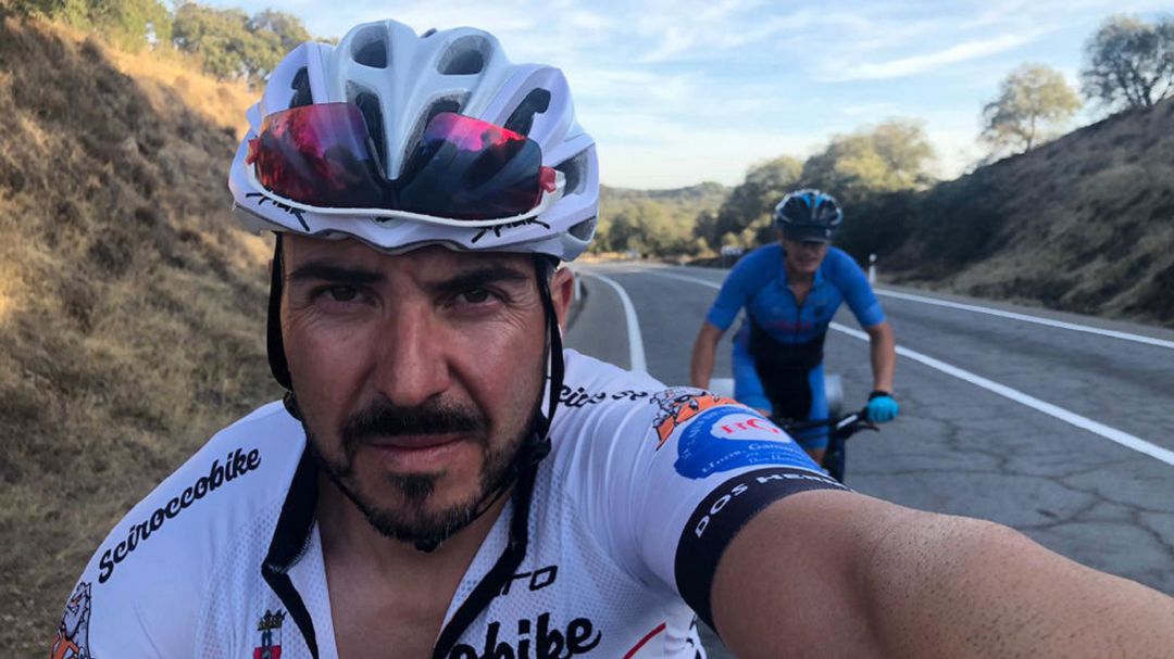 En bici, desde la Catedral de Sevilla a la de Santiago de Compostela En bici, desde la Catedral de Sevilla a la de Santiago de Compostela