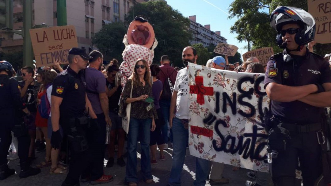 Absueltas las tres mujeres procesadas por la 'procesión del coño insumiso'