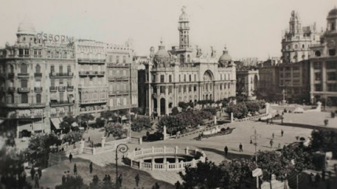 La plaza del Ayuntamiento a través del tiempo