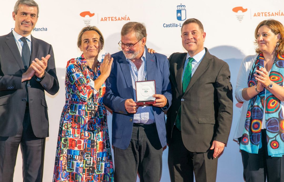 Antonio Arellano, junto a autoridades públicas Antonio Arellano, junto a autoridades públicas
