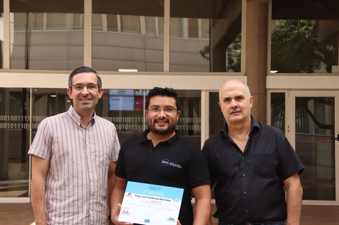 Un proyecto de la UPV gestiona el tráfico para reducir los atascos y la contaminación Un proyecto de la UPV gestiona el tráfico para reducir los atascos y la contaminación