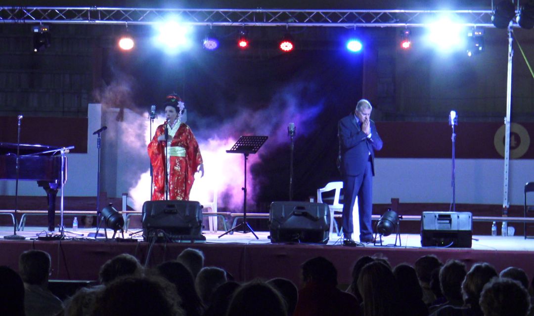 Momento del II Concierto Clásico Lírico Internacional Castillo de Jódar, con actuación del maestro Paolo Borgognone y Juani Díaz Momento del II Concierto Clásico Lírico Internacional Castillo de Jódar, con actuación del maestro Paolo Borgognone y Juani Díaz