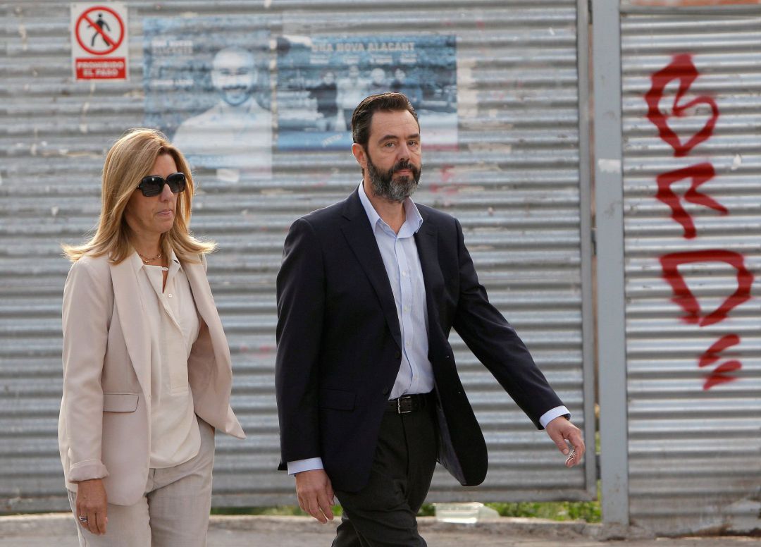 Miguel López, acusado de asesinar a su suegra, la viuda del expresidente de la extinta CAM, a su llegada al juzgado Miguel López, acusado de asesinar a su suegra, la viuda del expresidente de la extinta CAM, a su llegada al juzgado