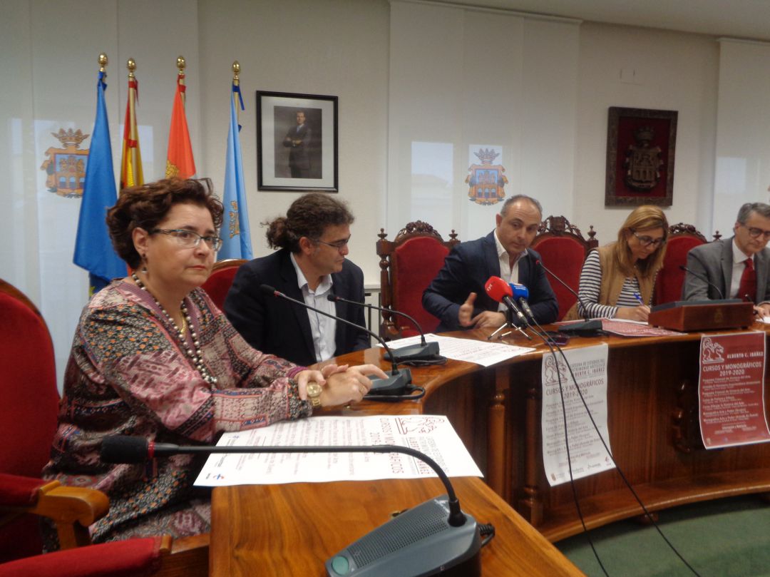 María José Zaparaín (en primer término), es la coordinadora de la cátedra María José Zaparaín (en primer término), es la coordinadora de la cátedra