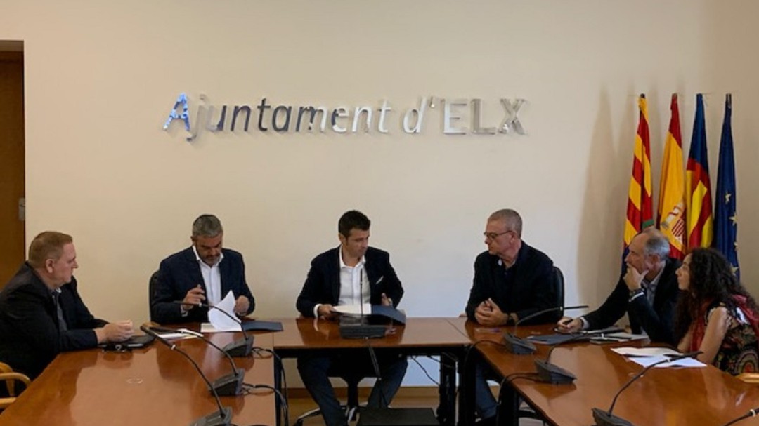 El ayuntamiento firma un convenio de colaboración con el CEEI de Elche