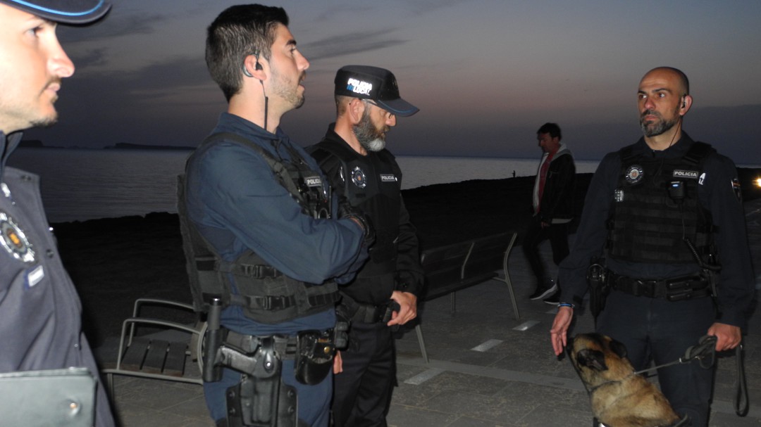 227 conductores denunciados en una semana en Baleares por usar el móvil al volante