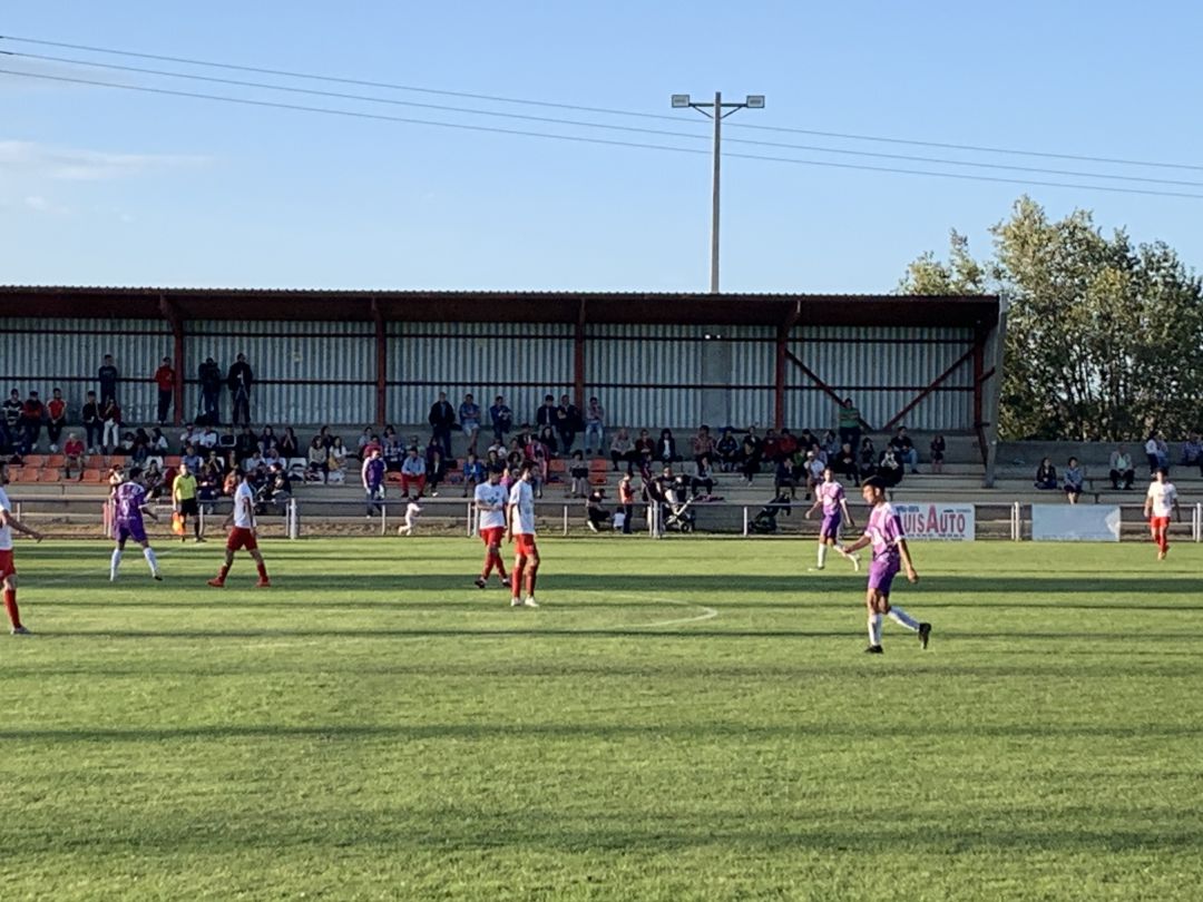 Instante del partido disputado ayer en el Mariano Haro Instante del partido disputado ayer en el Mariano Haro
