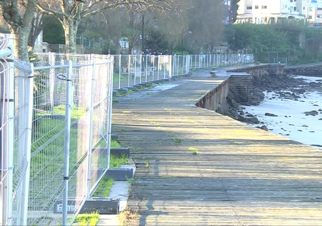Costas reconoce que la cesión del paseo de Bouzas está paralizada desde febrero