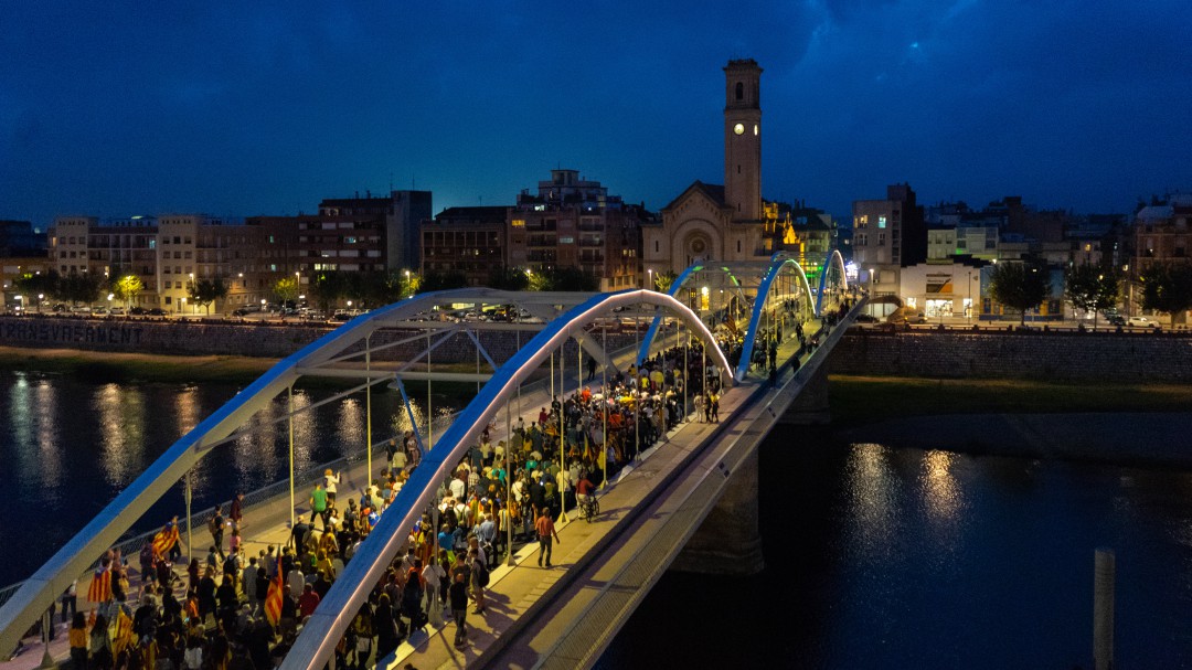 Milers de persones es manifesten a Tortosa contra la sentència del procés