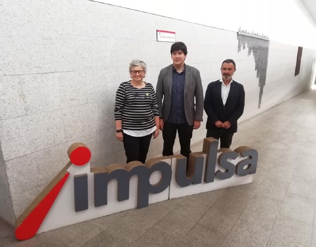 La alcaldesa posa junto al consejero en su visita al Parque Científico La alcaldesa posa junto al consejero en su visita al Parque Científico