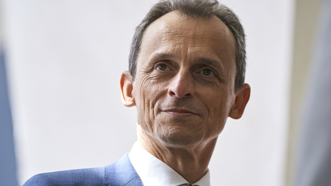 Pedro Duque sorprende con su dominio del ruso