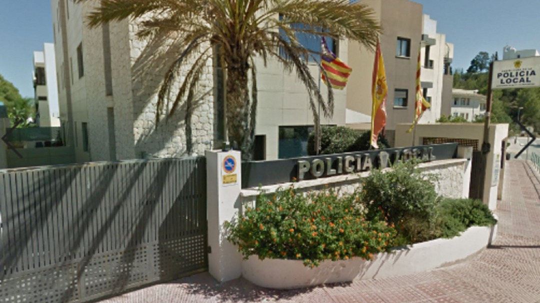 La Policía Local de Santa Eulària evita una agresión machista en plena calle