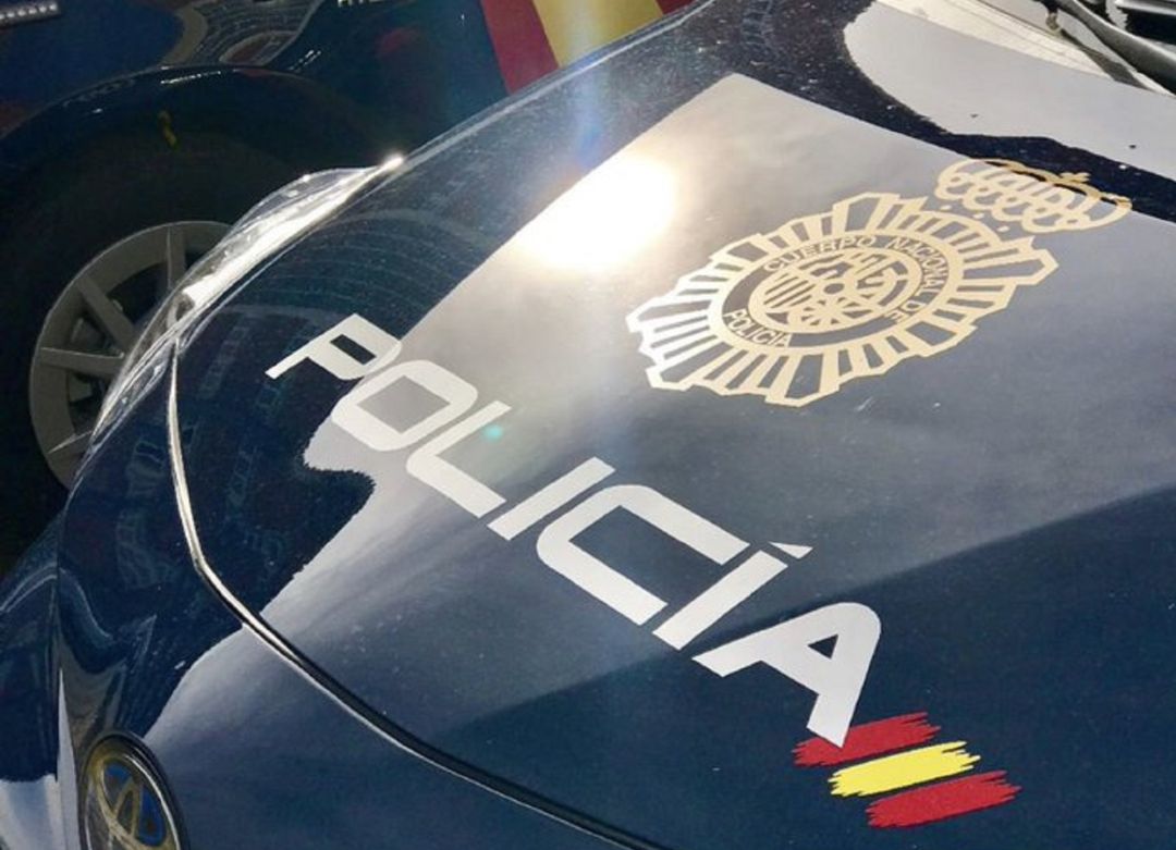 Deja a su hija de 4 años dentro del coche mientras tomaba unas copas Deja a su hija de 4 años dentro del coche mientras tomaba unas copas