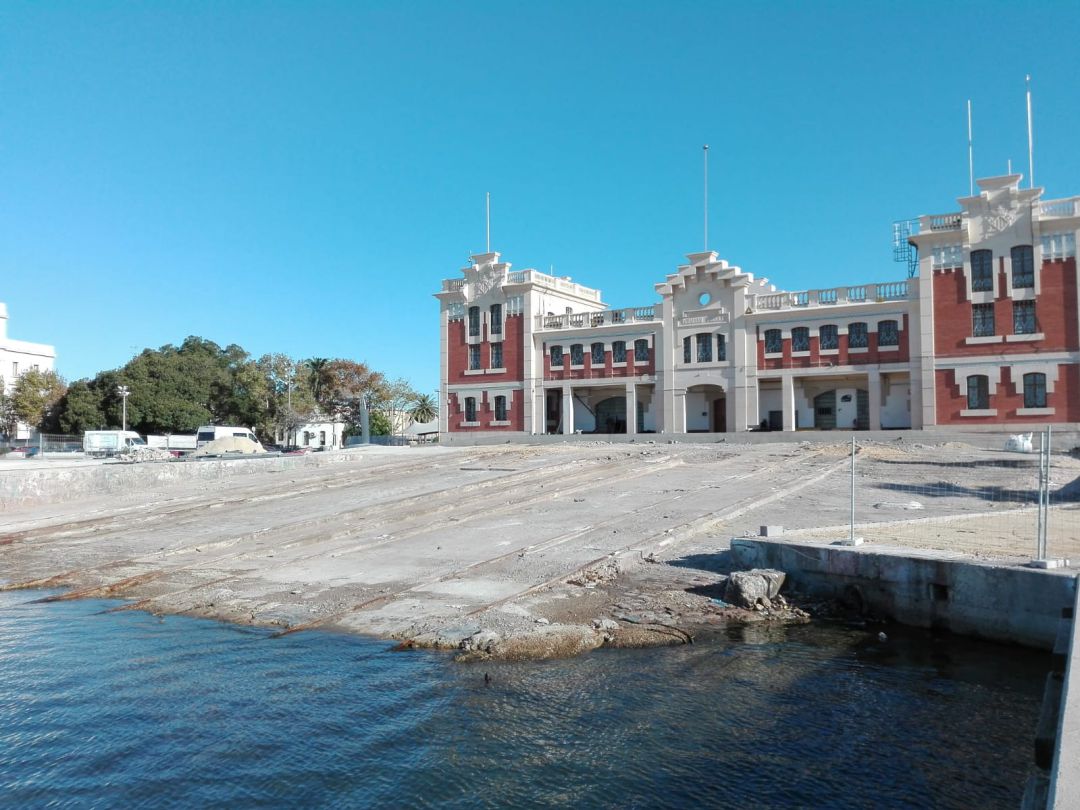 La antigua rampa del Varadero sale a la luz durante el desmontaje de un edificio efímero de la Copa América La antigua rampa del Varadero sale a la luz durante el desmontaje de un edificio efímero de la Copa América
