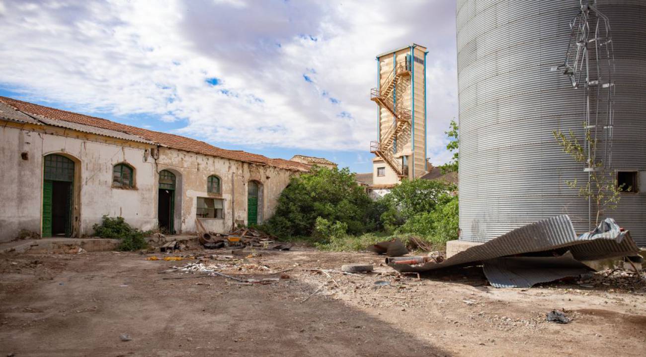 Como Convertir Una Vieja Fabrica En Un Centro De Arte En Un Pueblo