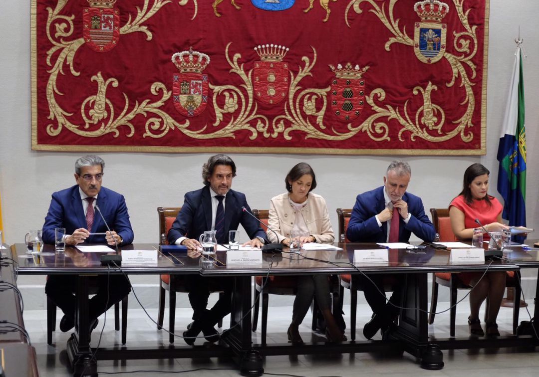 El Ministerio de Turismo estudia personarse para defender a los afectados de Thomas Cook