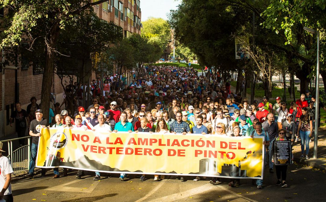 La manifestación por las calles de Pinto La manifestación por las calles de Pinto
