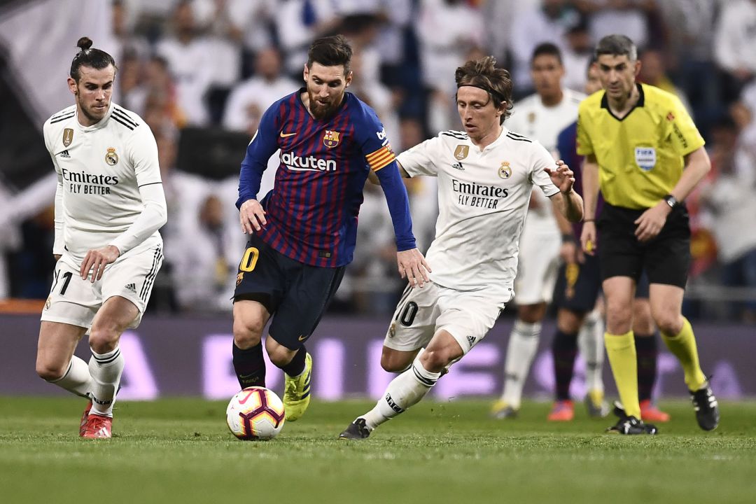 Bale, Messi y Modric, en un Clásico entre el Barcelona y el Real Madrid. Bale, Messi y Modric, en un Clásico entre el Barcelona y el Real Madrid.