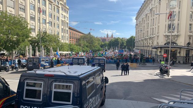 Miles de personas piden en el Congreso la revalorización de las pensiones Miles de personas piden en el Congreso la revalorización de las pensiones