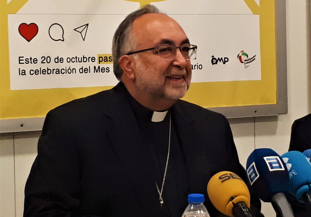 El arzobispo "sugiere" a los reyes un gesto con los encerrados